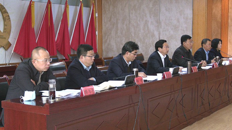 白银市平川区召开2021年平安平川建设暨区委全面依法治区工作会议2.jpg