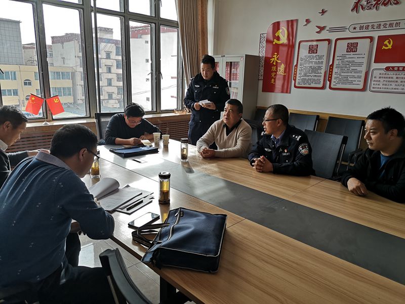 甘南州行政执法检查工作组对碌曲县开展行政执法大检查大整治工作2.jpg