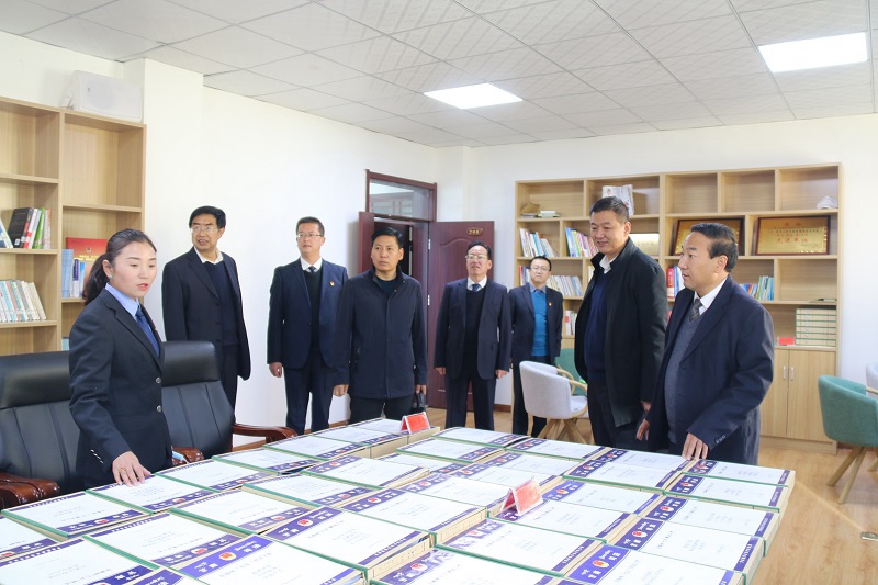 甘南藏族自治州人民政府调研组调研指导甘南州司法局司法行政工作3.jpg