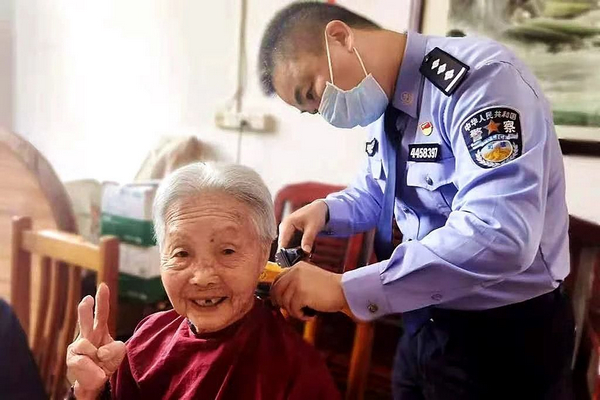 nEO_IMG_p3-党史学习教育 _ 省戒毒局在“学”上下功夫，在“行”上见实效.jpg