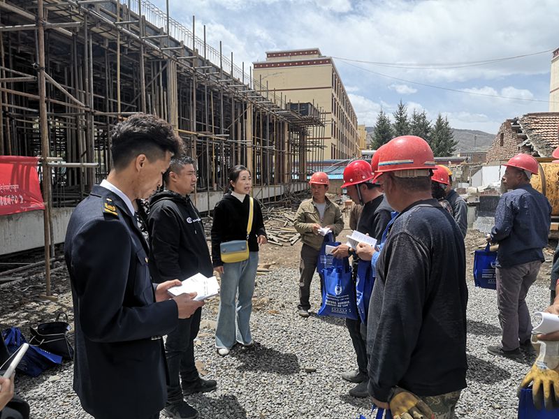 提高农民工法治意识法律援助助力依法维权2.jpg
