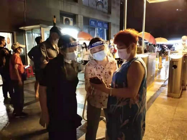 nEO_IMG_p6-我为群众办实事丨广东司法行政人抗疫一线显担当.jpg