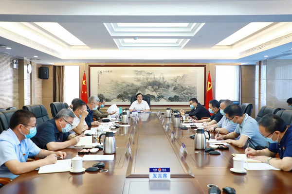 nEO_IMG_p1-省司法厅党委理论学习中心组举行专题学习会 坚持做到三个“摆进去” 推动依法治省和司法行政工作高质量发展.jpg