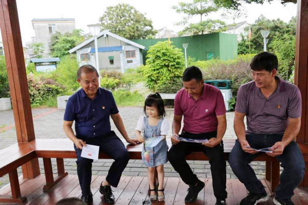 p1-法治乡村丨昔日省定贫困村蝶变成法治新农村，成为远近闻名的“网红村”.jpg