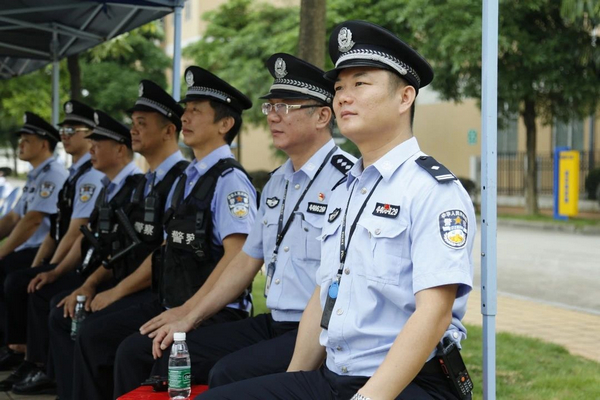 nEO_IMG_p1-喜报丨1个集体、1名个人荣获2018-2019年度全省平安建设先进集体和先进工作者称号.jpg